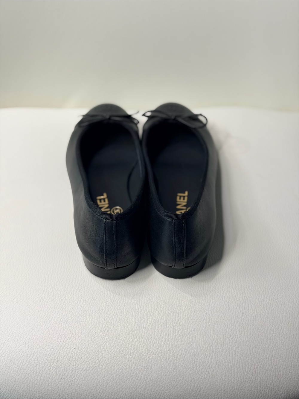 CHANEL Black Leather Bow Ballet Flats with Embossed CC - Picture 3 of 5